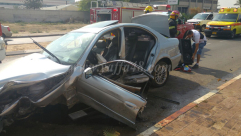  بالصور: إصابة متوسطة لسائق بانقلاب مركبته قرب سجن الرملة